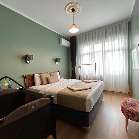 Waterfront Apartment By The Tram - Terrace With Dome & Golden Horn View In Fatih Istanbul Exterior photo