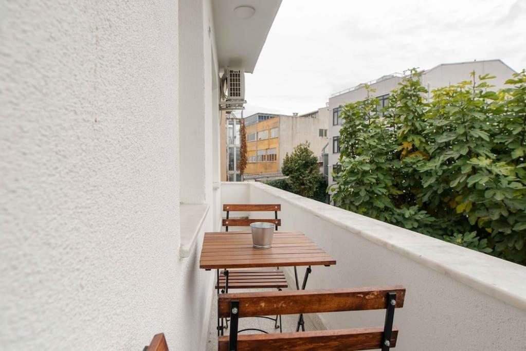 Waterfront Apartment By The Tram - Terrace With Dome & Golden Horn View In Fatih Istanbul Exterior photo