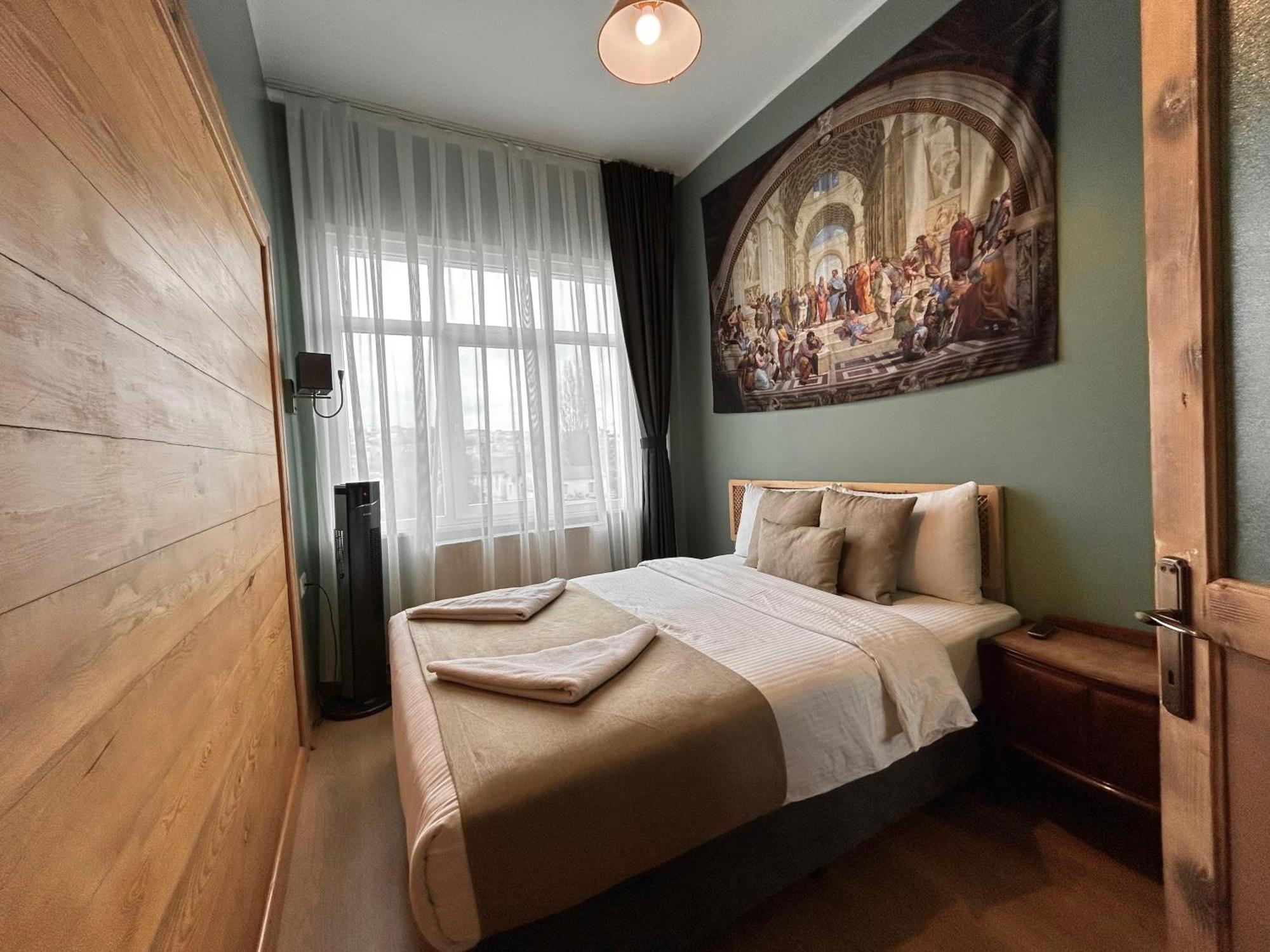 Waterfront Apartment By The Tram - Terrace With Dome & Golden Horn View In Fatih Istanbul Exterior photo