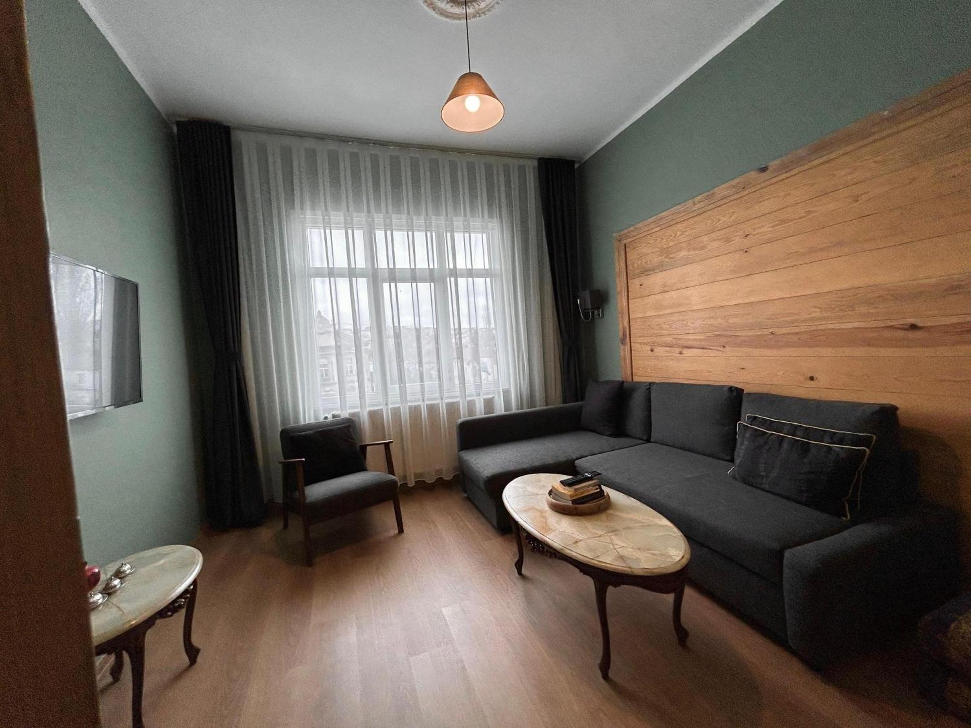 Waterfront Apartment By The Tram - Terrace With Dome & Golden Horn View In Fatih Istanbul Exterior photo