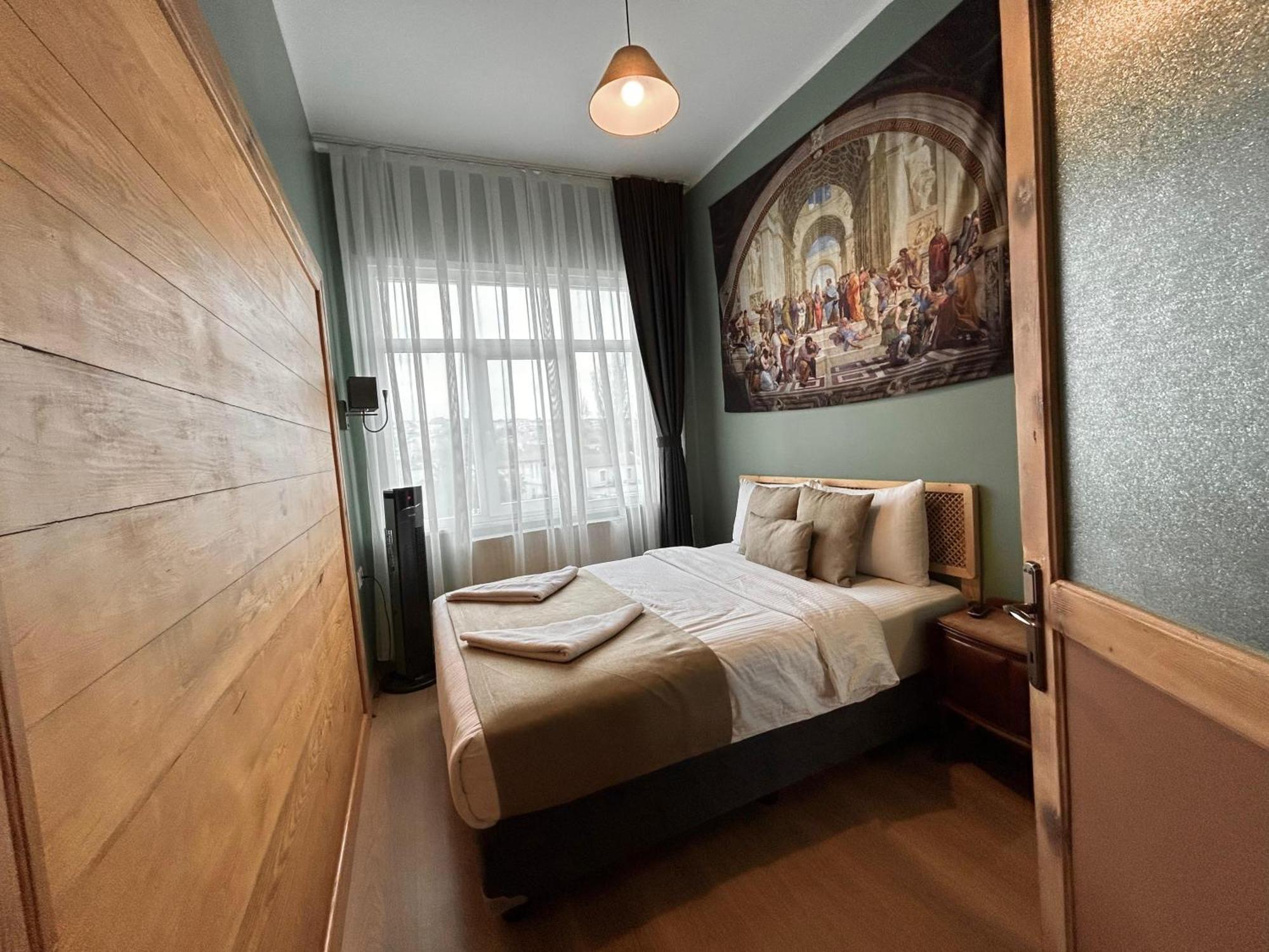 Waterfront Apartment By The Tram - Terrace With Dome & Golden Horn View In Fatih Istanbul Exterior photo