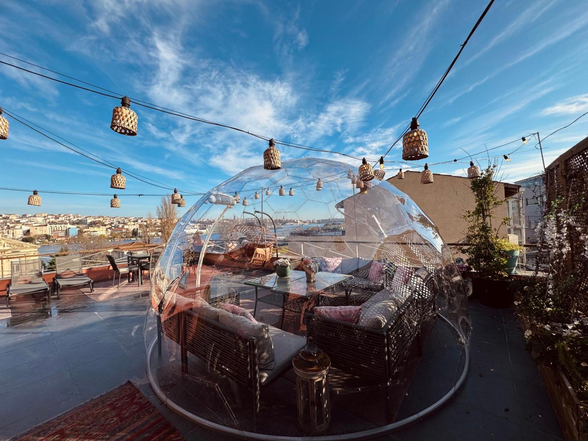 Waterfront Apartment By The Tram - Terrace With Dome & Golden Horn View In Fatih Istanbul Exterior photo