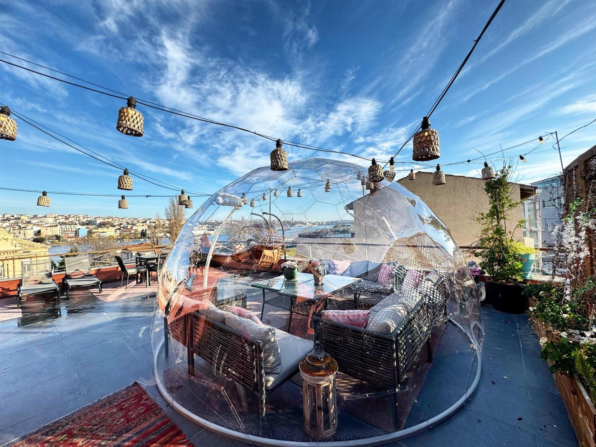 Waterfront Apartment By The Tram - Terrace With Dome & Golden Horn View In Fatih Istanbul Exterior photo